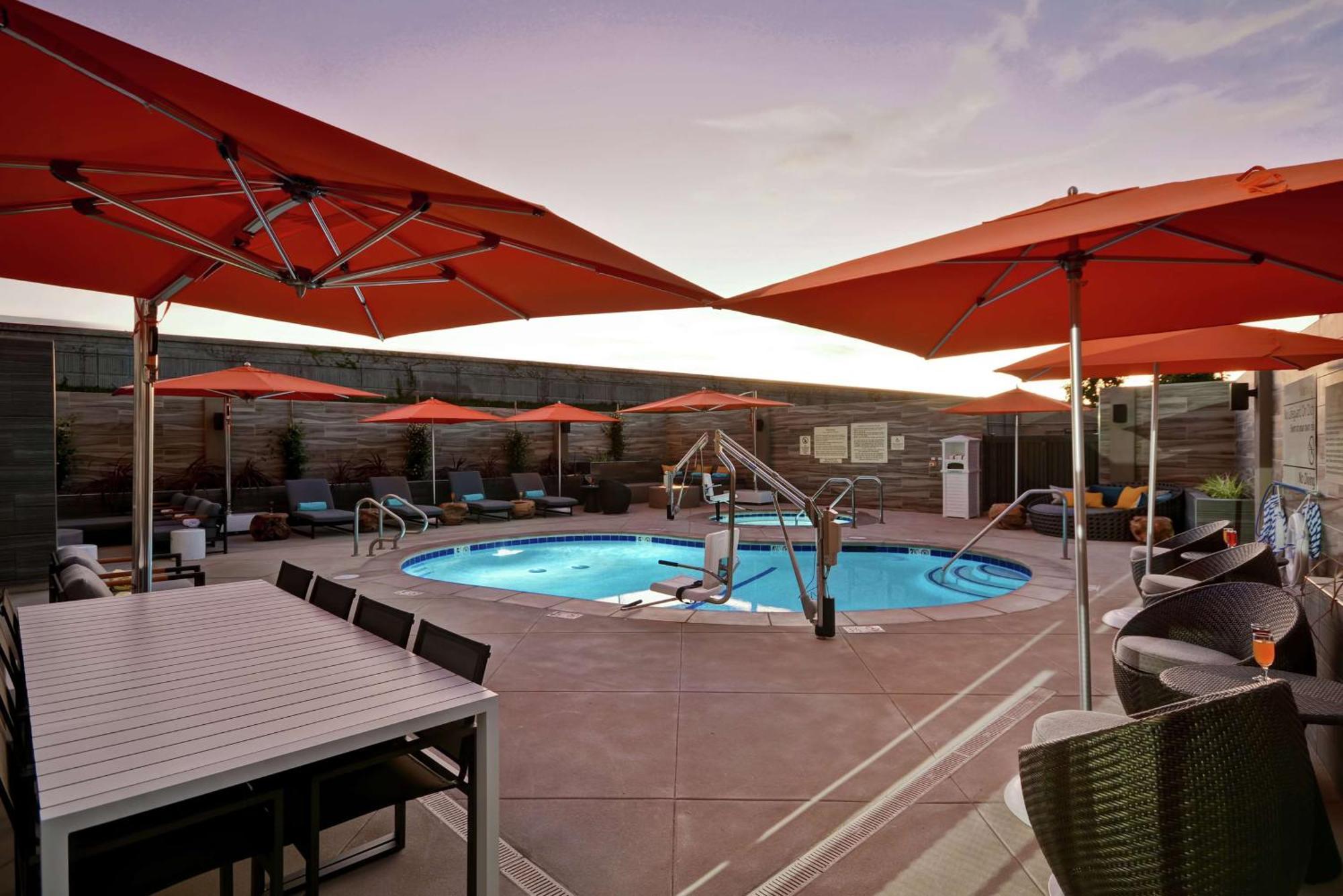 Hampton Inn & Suites Los Angeles Burbank Airport Екстер'єр фото