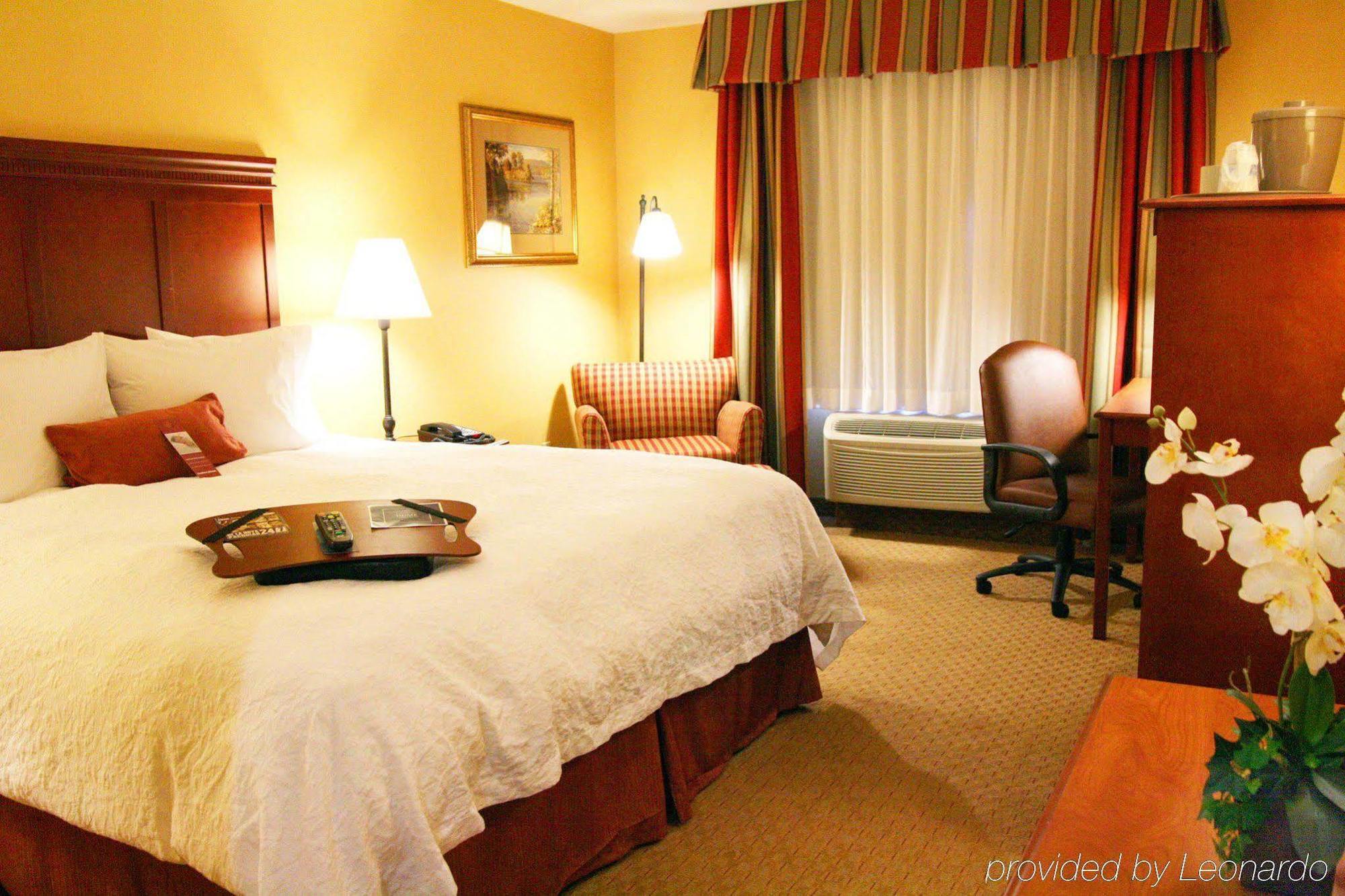 Hampton Inn & Suites Los Angeles Burbank Airport Номер фото
