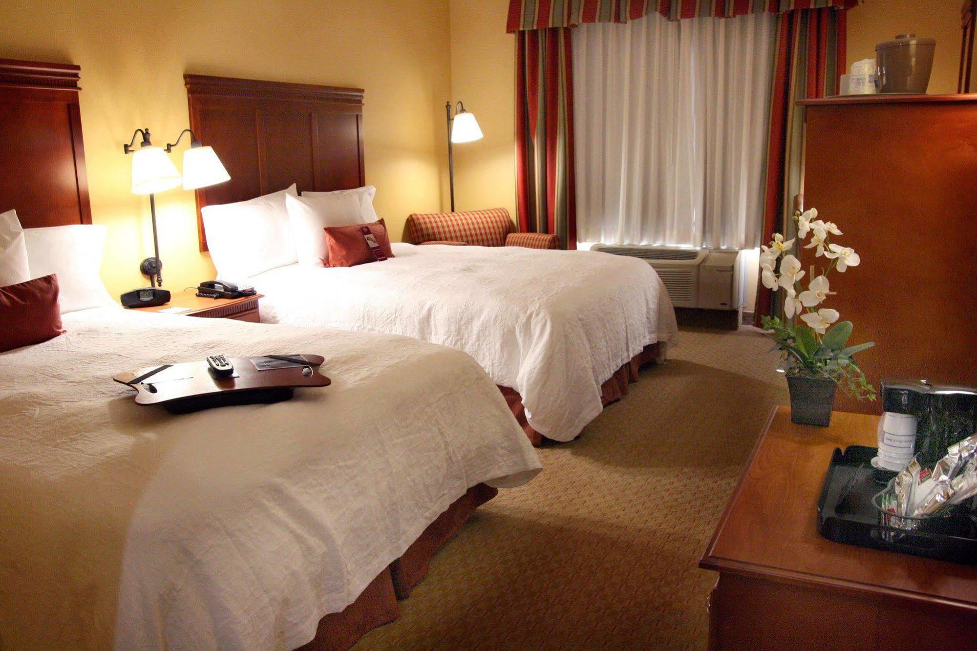 Hampton Inn & Suites Los Angeles Burbank Airport Екстер'єр фото